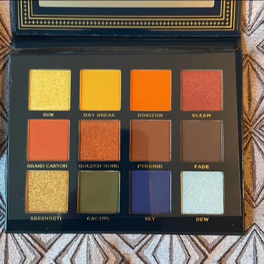 Nwt Ace Beaute Vintage Dawn Eyeshadow Palette